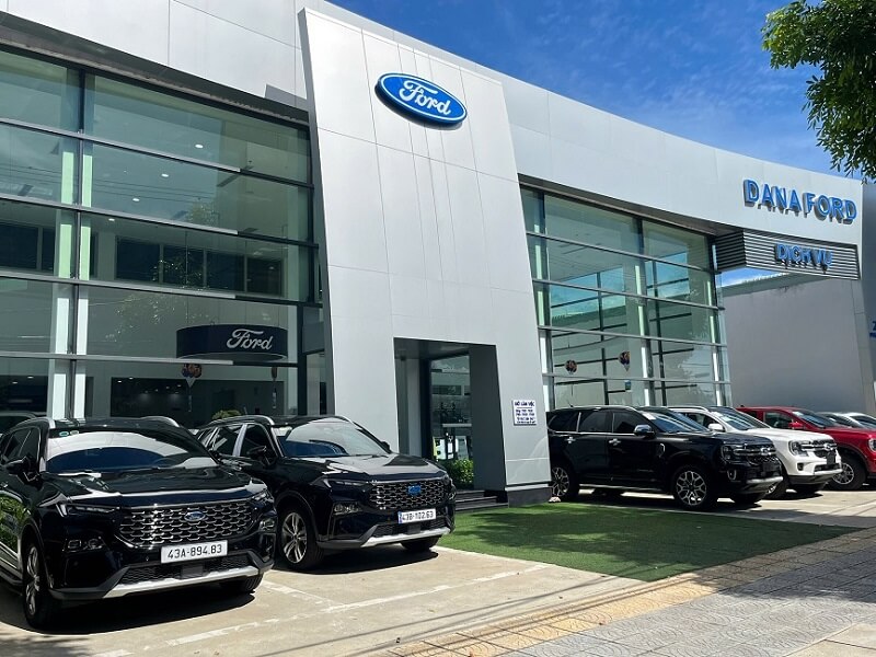 showroom ford đà nẵng