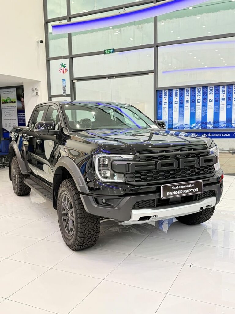 ford ranger raptor mới màu đen tại đà nẵng